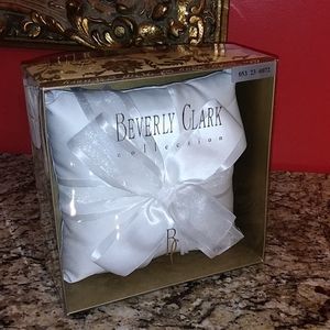 1120 Beverly Clark Infinity Ring Pillow